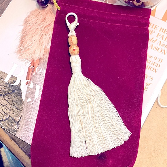 »BÖhÖ Crafted Macrame CottonFiber Arts Wooden Beads Tassel Keychain Purse Charm - Picture 3 of 15